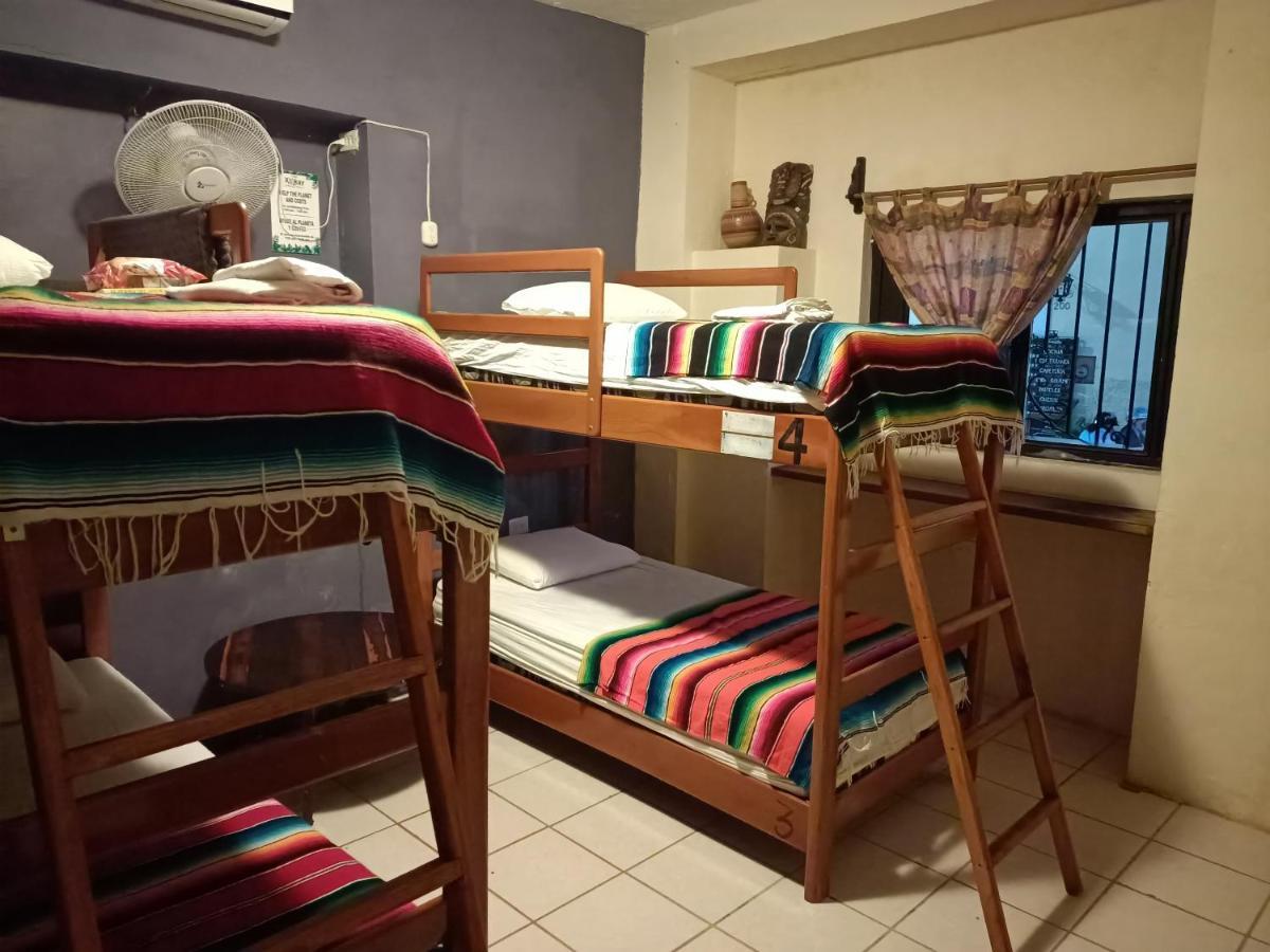 Hostel Casa Xtakay Вальядолид Экстерьер фото